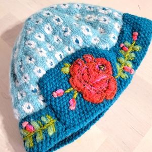 FRENCH KNOT 100% Wool Knit Hat Stitched Flowers Fleece Lined Crocheted Beanie OS